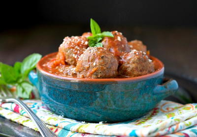 Slow Cooker Mozzarella-Stuffed Meatballs Slow Cooker Mozzarella-Stuffed Meatballs