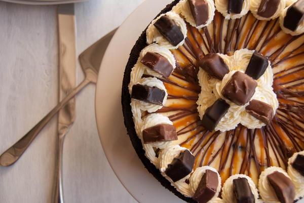 Halloween Candy Baked Cheesecake Recipe Halloween Candy Baked Cheesecake Recipe