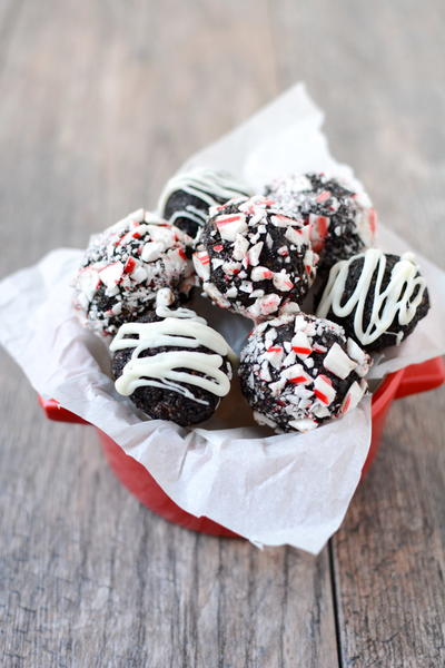 No-Bake Peppermint Chocolate Bites No-Bake Peppermint Chocolate Bites