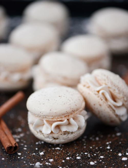 Holiday Eggnog Macarons Holiday Eggnog Macarons