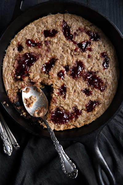 Peanut Butter and Jelly Baked Oatmeal Peanut Butter and Jelly Baked Oatmeal