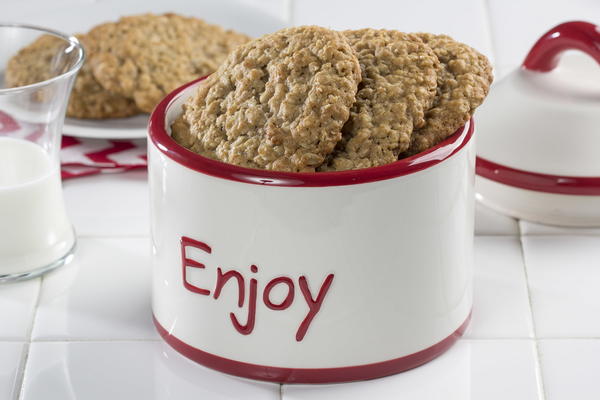 Chewy Oatmeal Cookies