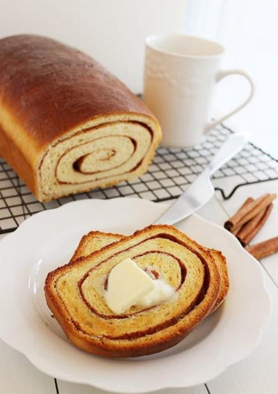 Soft Cinnamon Swirl Bread