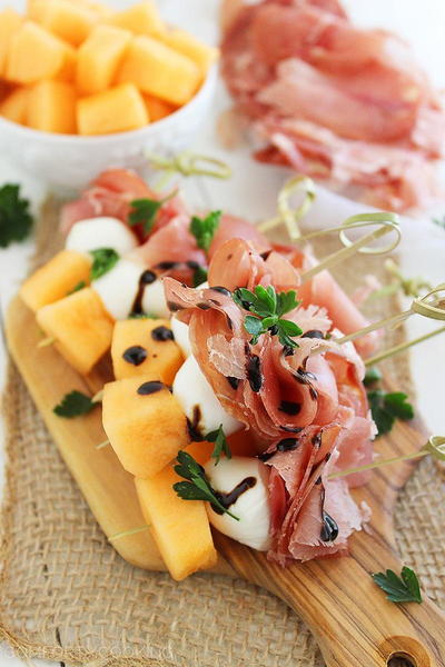 Melon Proscuitto and Mozzarella Skewers Melon Proscuitto and Mozzarella Skewers