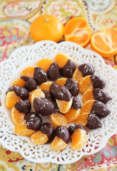 Chocolate-Dipped Clementines with Sea Salt Chocolate-Dipped Clementines with Sea Salt
