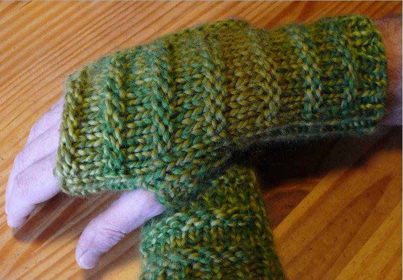 Chunky Men s Fingerless Gloves AllFreeKnitting chunky-men-s-fingerless-gloves-allfreeknitting