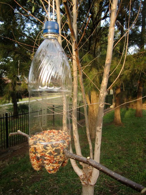 Creative Recycled DIY Bird Feeder Creative Recycled DIY Bird Feeder