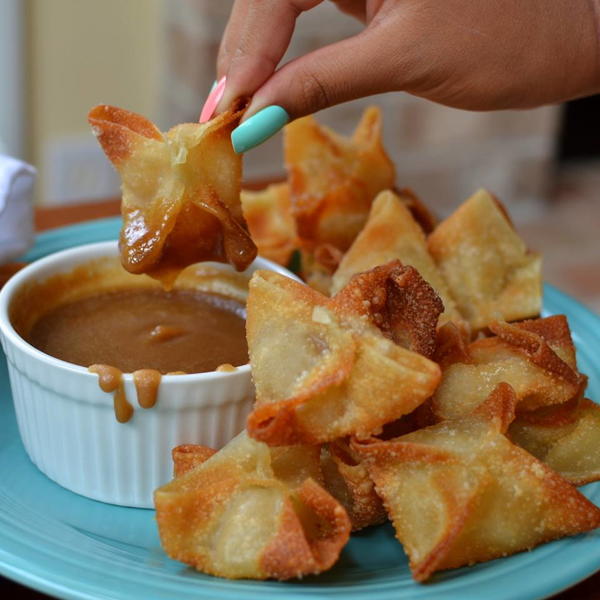 Apple Wontons with Caramel Dipping Sauce Apple Wontons with Caramel Dipping Sauce