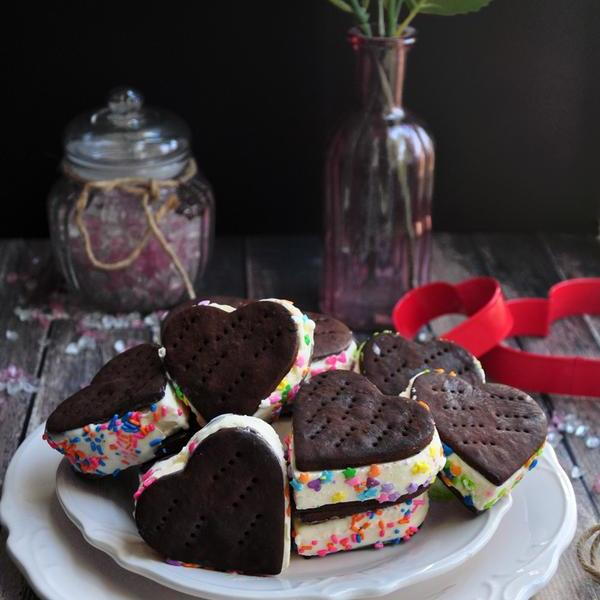 Cupids Ice Cream Sandwiches Cupid's Ice Cream Sandwiches