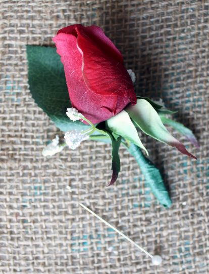 Easy DIY Wedding Boutonniere