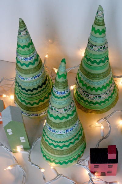 Trimmed Christmas Tree Pattern Trimmed Christmas Tree Pattern