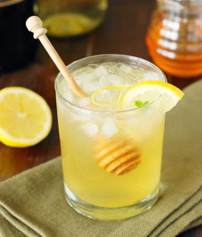 Moscato Bees Knees Wine Cocktail