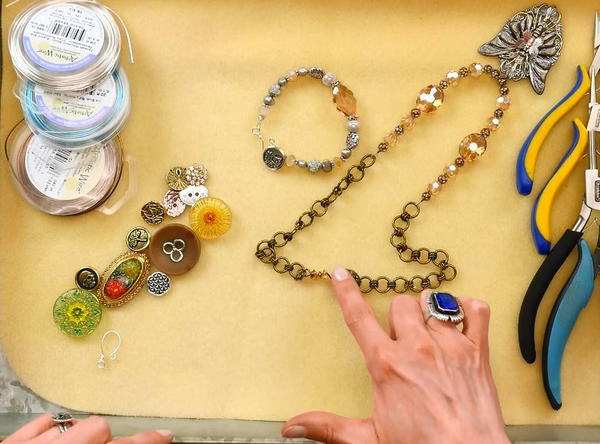 How to Make a Button Clasp How to Make a Button Clasp