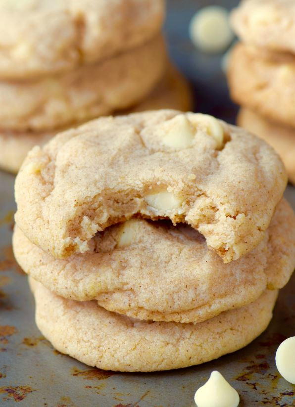 Cinnamon Roll Cheesecake Cookies | TheBestDessertRecipes.com