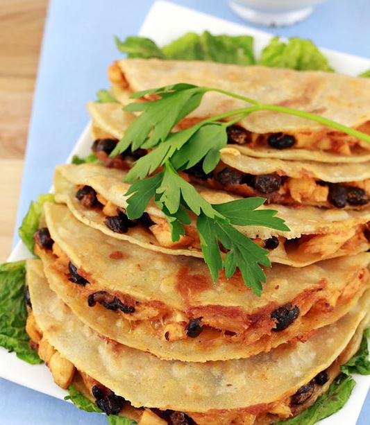 Buffalo Chicken Tacos with Black Beans Buffalo Chicken Tacos with Black Beans