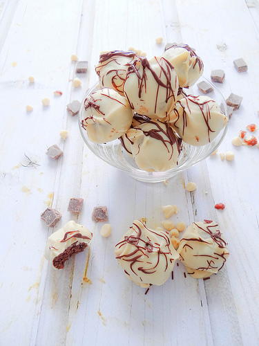 Boozy Black and White Truffles Boozy Black and White Truffles