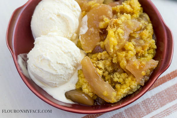 Slow Cooker Caramel Apple Cake