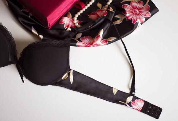 How to Refashion a Bra How to Refashion a Bra