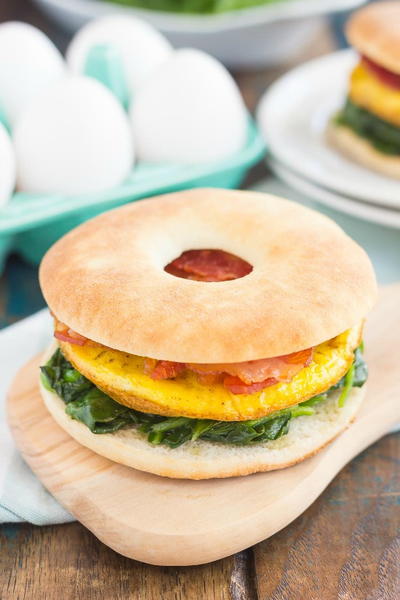 Spinach Bacon and Feta Breakfast Sandwich Spinach, Bacon and Feta Breakfast Sandwich