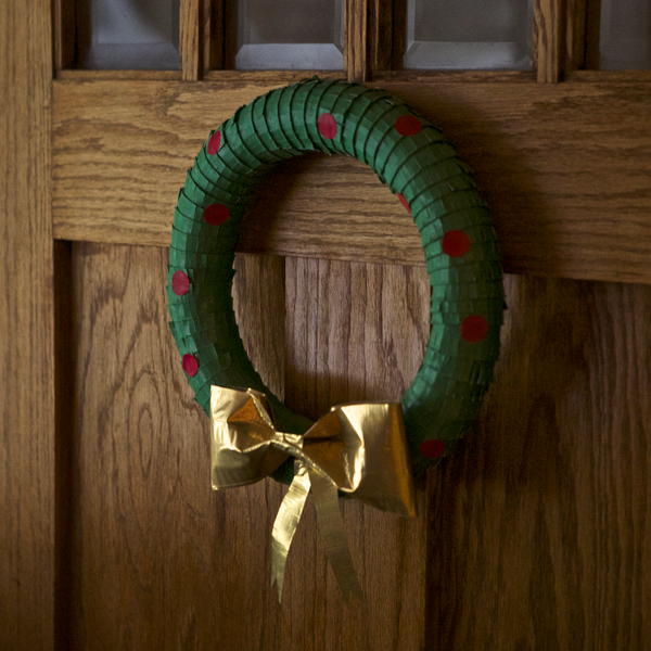 Duck Tape DIY Holiday Wreath Duck Tape DIY Holiday Wreath