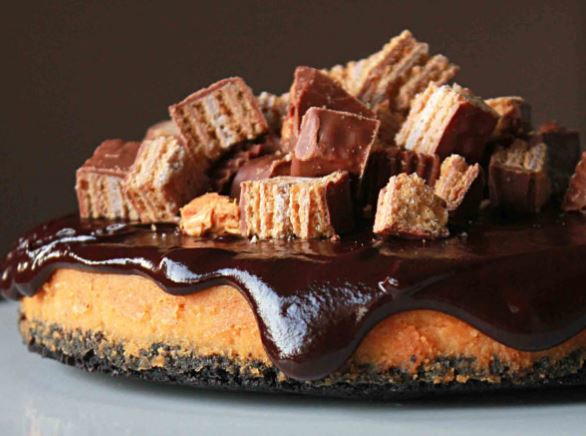 Peanut Butter Cheesecake with Oreo Crust Peanut Butter Cheesecake with Oreo Crust
