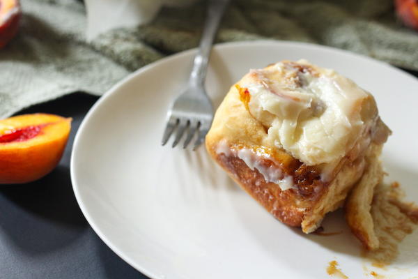 Peach Cinnamon Rolls Peach Cinnamon Rolls