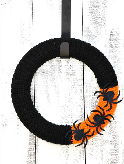 Along Came A Spider Yarn Wreath Along Came A Spider Yarn Wreath