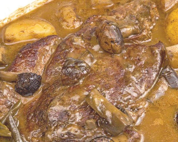 Easy Slow Cooker Complete Pot Roast Dinner Easy Slow Cooker Complete Pot Roast Dinner