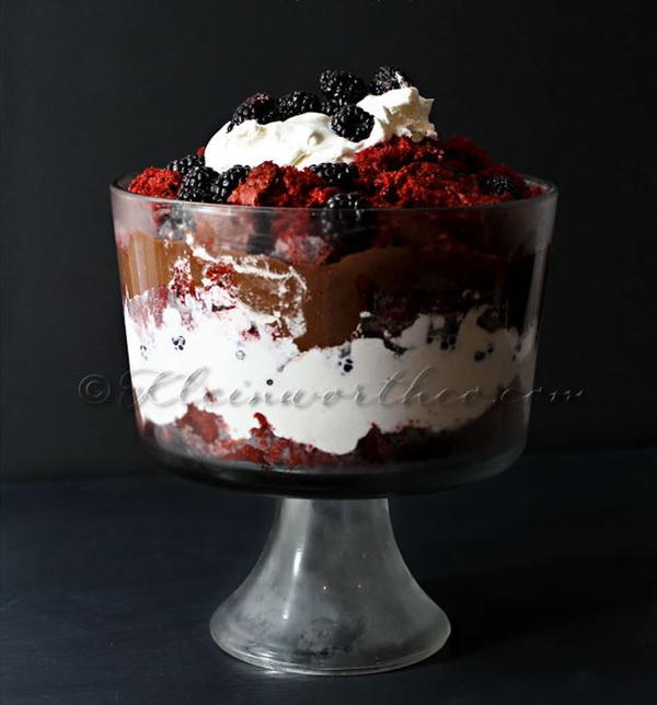 Red Velvet Blackberry Crash Cake Red Velvet Blackberry Crash Cake