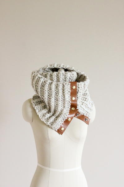 Stunning Leather Trimmed Crochet Scarf Pattern Stunning Leather Trimmed Crochet Scarf Pattern