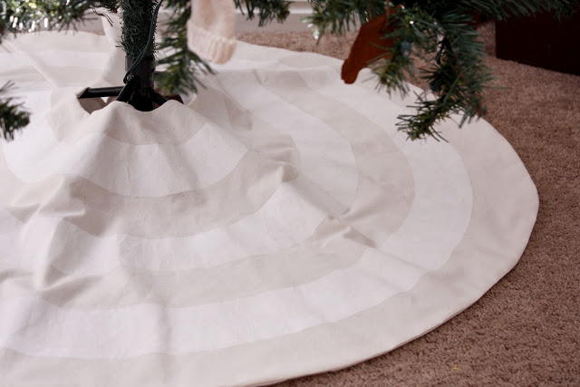Luxe Tree Skirt Tutorial Luxe Tree Skirt Tutorial