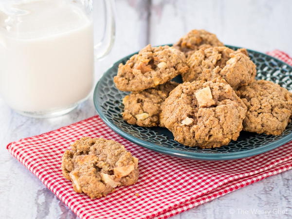 Cinnamon Oatmeal Cookies with Apple Cinnamon Oatmeal Cookies with Apple