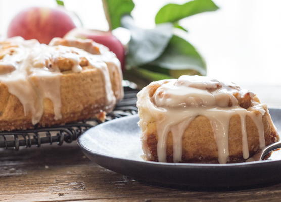 Apple Butter Cinnamon Rolls with Maple Frosting Apple Butter Cinnamon Rolls with Maple Frosting