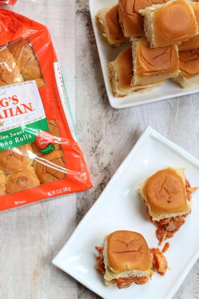 Spicy Chipotle Chicken with Hawaiian Sweet Jalapeno Rolls Spicy Chipotle Chicken with Hawaiian Sweet Jalapeno Rolls