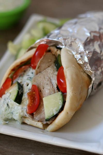 Slow Cooker Pork Gyros with Cucumber Yogurt Sauce Slow Cooker Pork Gyros with Cucumber Yogurt Sauce