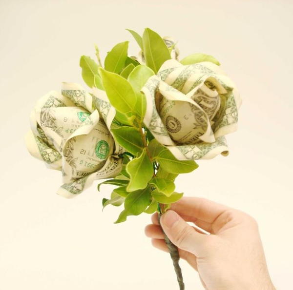 Dive-Worthy Dollar Bill Rose Bouquet Dive-Worthy Dollar Bill Rose Bouquet
