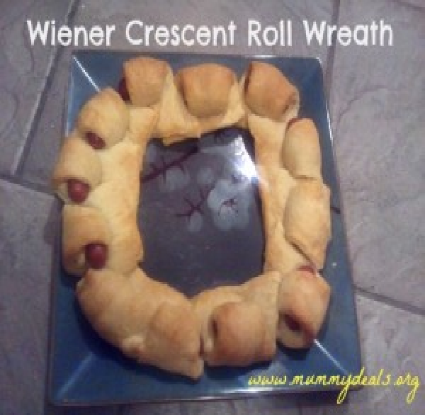 Wiener Crescent Roll Wreath Wiener Crescent Roll Wreath