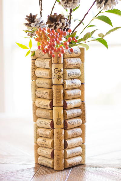 Super Thrifty Christmas Wine Cork DIY Vase Super Thrifty Christmas Wine Cork DIY Vase