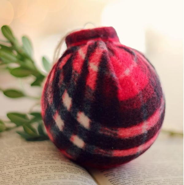 Warm and Cozy DIY Bauble