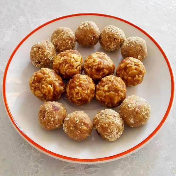 2-Ingredient Energy Balls 2-Ingredient Energy Balls