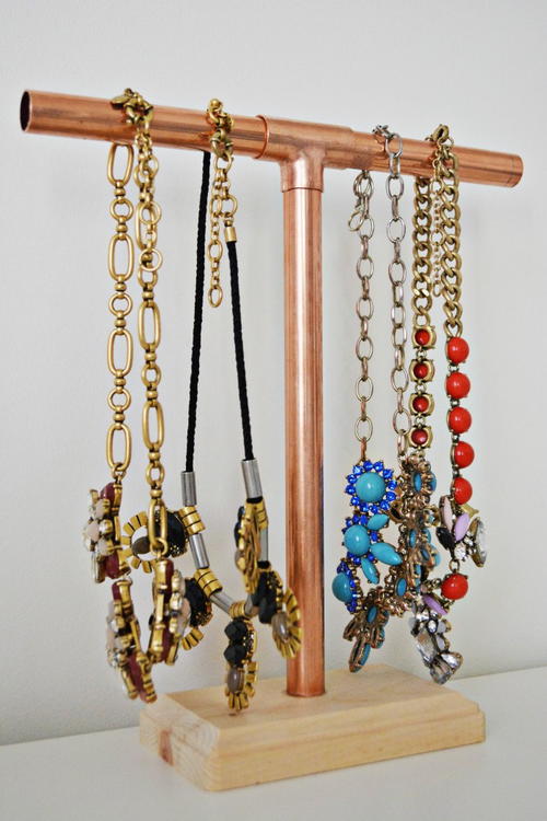Easy DIY Jewelry Stand Easy DIY Jewelry Stand
