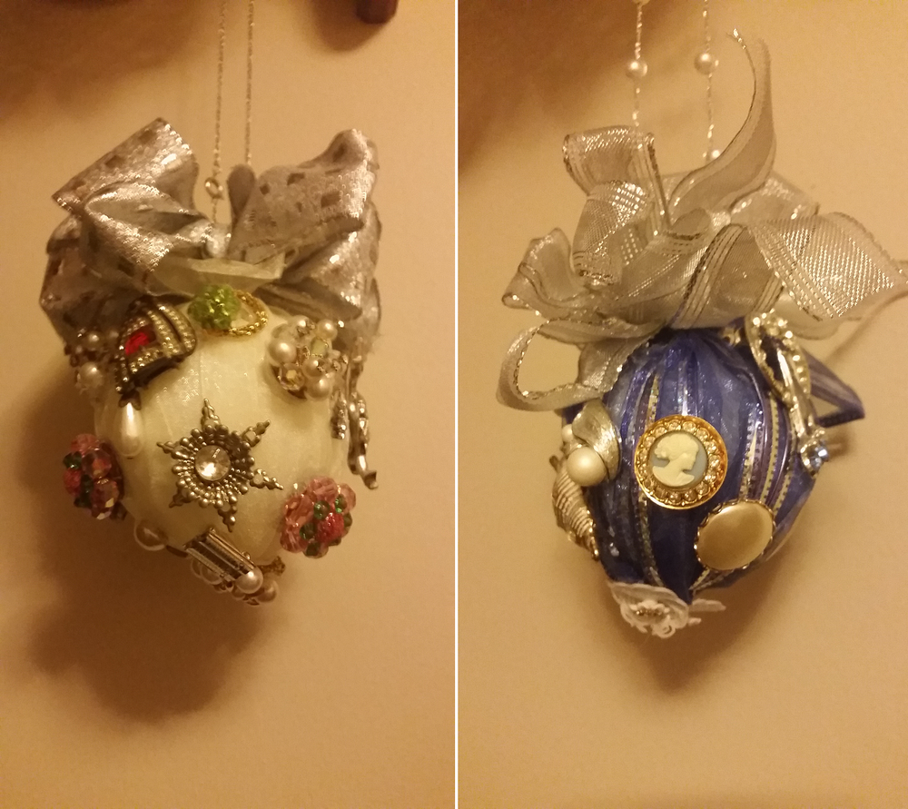 Gorgeous Vintage Jewelry Ornament | FaveCrafts.com