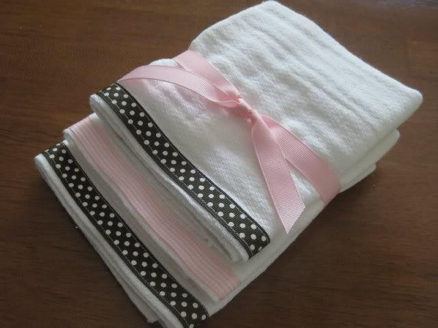 Adorably Easy Baby Burp Cloths Adorably Easy Baby Burp Cloths