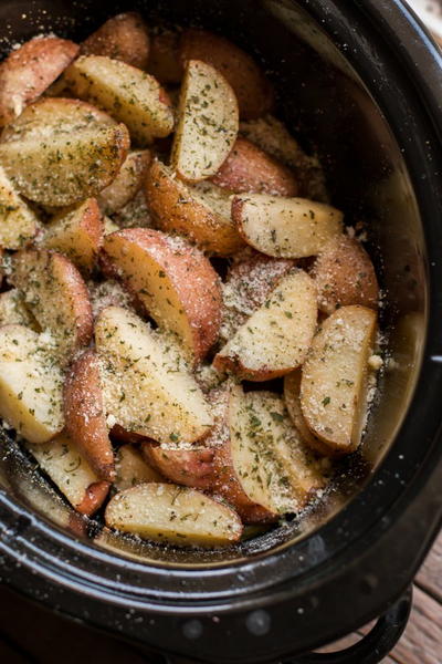 Slow Cooker Garlic Parmesan Potatoes Slow Cooker Garlic Parmesan Potatoes
