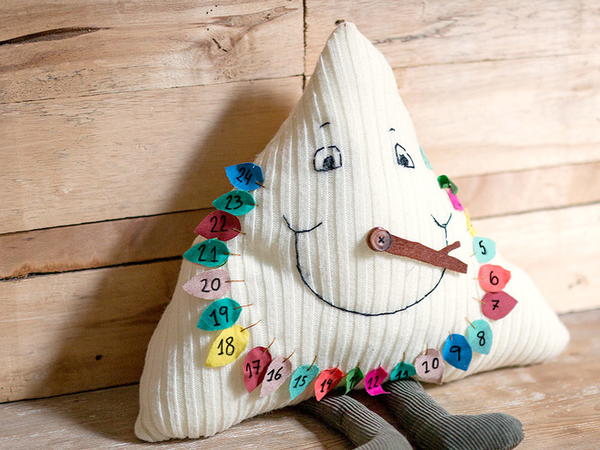 2-Hour Countdown Pillow Christmas Tree Craft 2-Hour Countdown Pillow Christmas Tree Craft