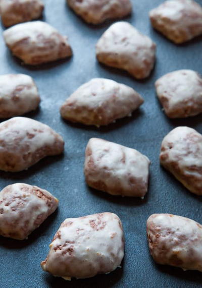 Glazed Orange Cookies with Cinnamon and Cloves Glazed Orange Cookies with Cinnamon and Cloves