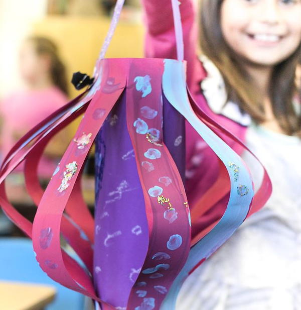 Curiously Creative Paper Lanterns Craft Curiously Creative Paper Lanterns Craft