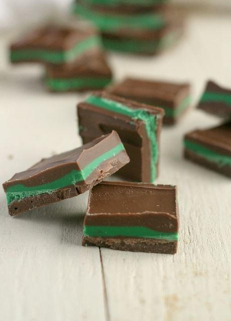 3-Ingredient Holiday Mint Sandwiches 3-Ingredient Holiday Mint Sandwiches