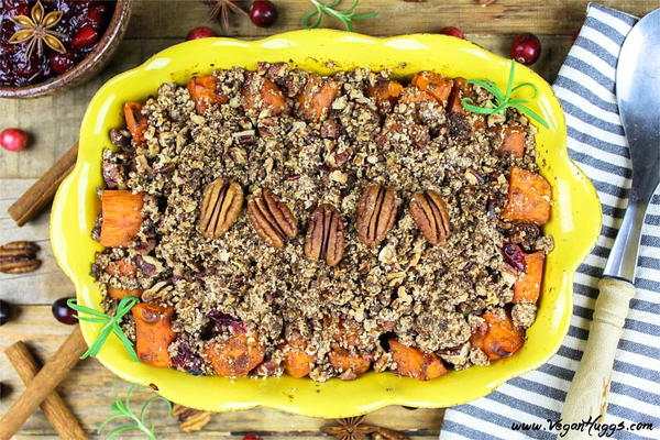Roasted Sweet Potatoes with Pecan Crumble Roasted Sweet Potatoes with Pecan Crumble
