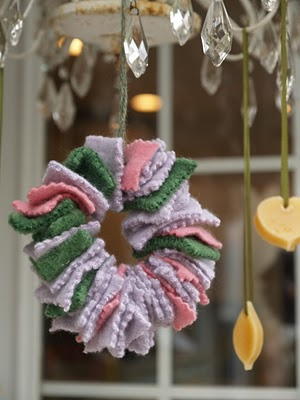 Fun Felt Wreath Homemade Ornaments Fun Felt Wreath Homemade Ornaments